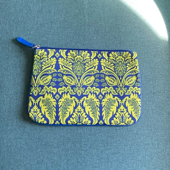 Ornate fabric pouches! - Picture 2 of 3